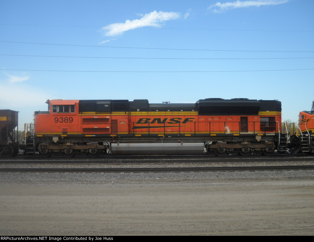 BNSF 9389